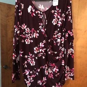 Floral maternity top; NWT